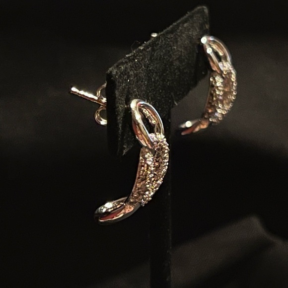 Sterling sliver. 3 Interlocking Circles Earrings - Picture 4 of 6